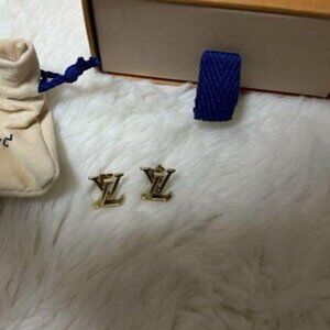 Louis Vuitton Earrings Women's Brand Gp Lv Iconic Gold M00743 Lv Logo Simple